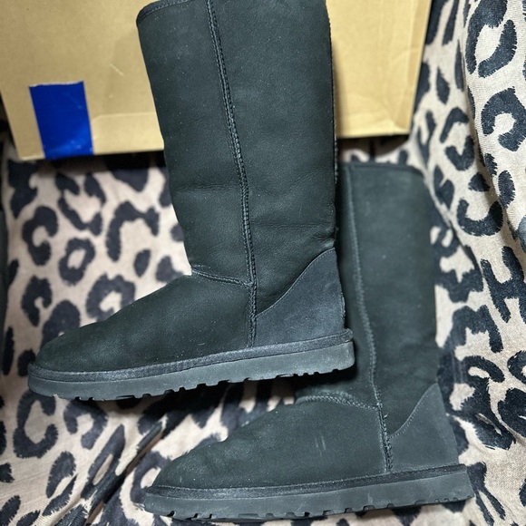UGG Women's Tall Boot - Picture 3 of 6